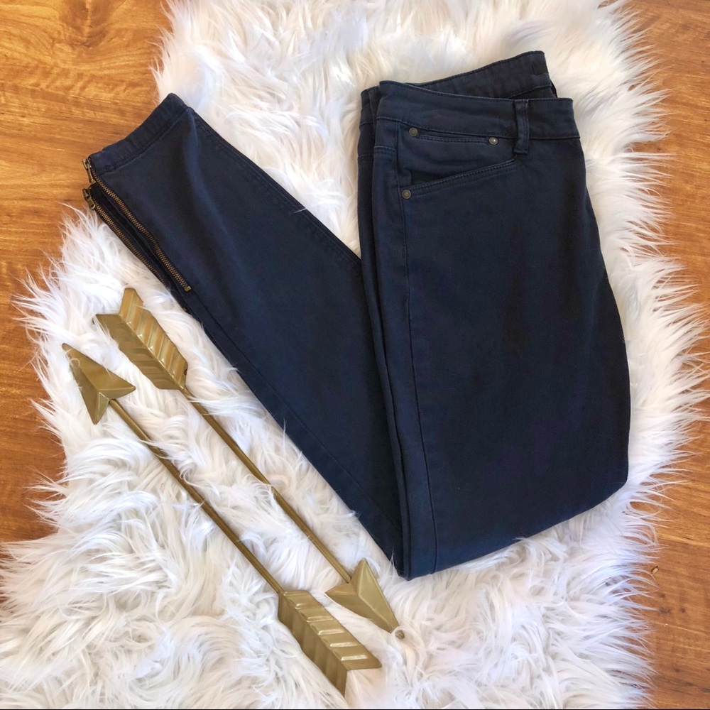 🚫SOLD🚫 Forever 21 Navy Skinnies